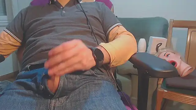 Snapshot of master4subslut chatting on 02.23.25 master4subslut online show from 02.23.25