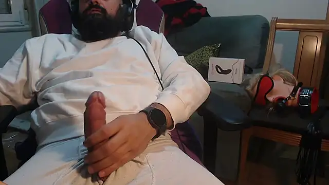 Snapshot of master4subslut chatting on 11.01.25 master4subslut online show from 11.01.25