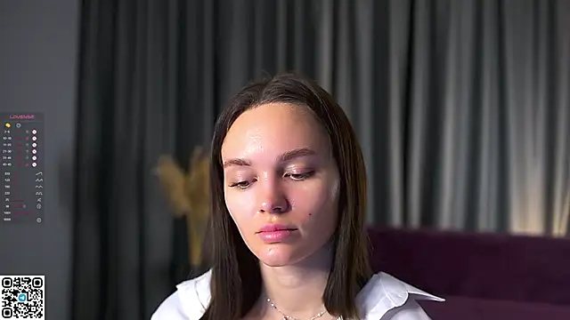 Snapshot of AnneKlint chatting on 12.04.24 AnneKlint online show from 12.04.24