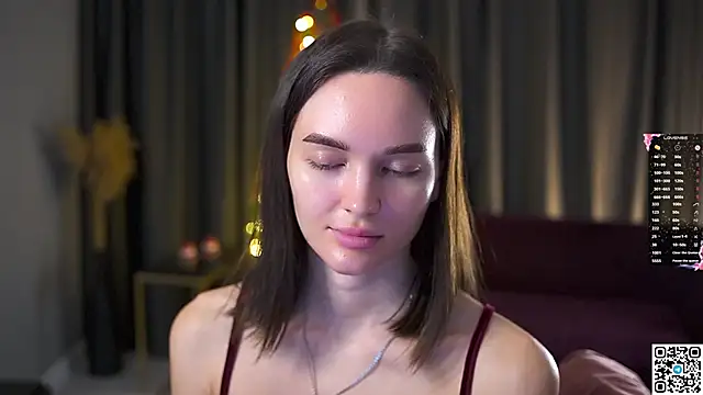 Snapshot of AnneKlint chatting on 12.28.24 AnneKlint online show from 12.28.24