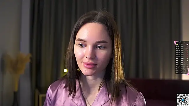 Snapshot of AnneKlint chatting on 12.30.24 AnneKlint online show from 12.30.24