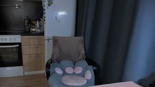 Snapshot of _jess_rabbit chatting on 12.17.24 jess rabbit online show from 12.17.24