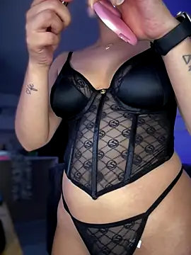 Snapshot of GabriellaFerrer chatting on 09.30.25 GabriellaFerrer online show from 09.30.25