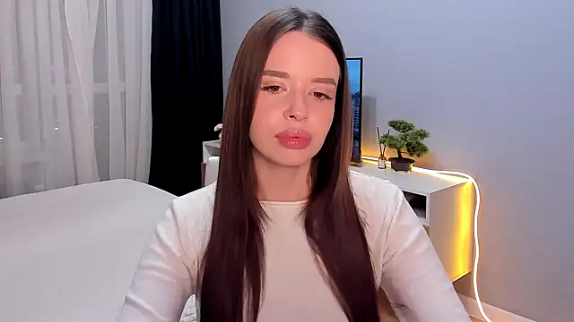 Snapshot of AmeliaBrian chatting on 12.18.24 AmeliaBrian online show from 12.18.24