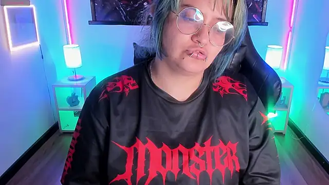 lucky-leah online show from 04.05.26