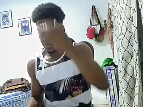 Snapshot of andrews2399 chatting on 01.08.25 andrews2399 online show from 01.08.25