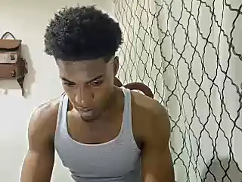 Snapshot of andrews2399 chatting on 01.12.25 andrews2399 online show from 01.12.25