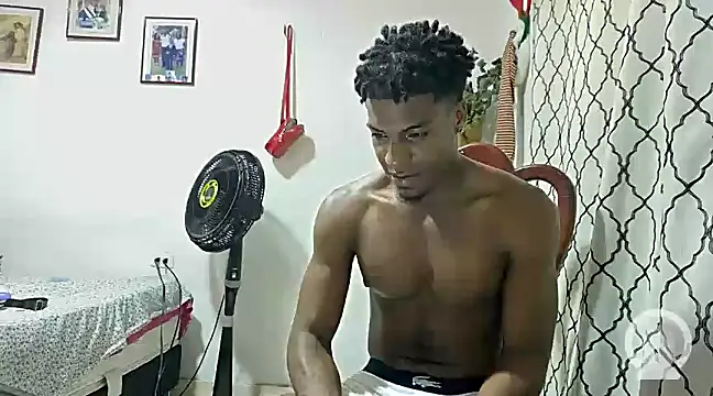 Snapshot of andrews2399 chatting on 02.07.25 andrews2399 online show from 02.07.25