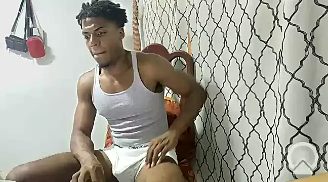 Snapshot of andrews2399 chatting on 03.01.25 andrews2399 online show from 03.01.25