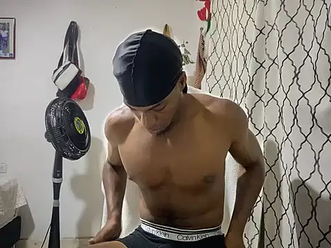 Snapshot of andrews2399 chatting on 09.13.25 andrews2399 online show from 09.13.25