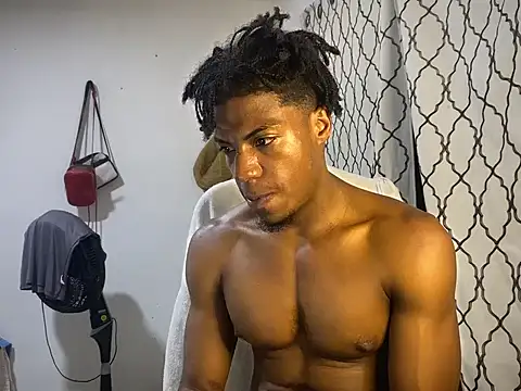 Snapshot of andrews2399 chatting on 10.04.25 andrews2399 online show from 10.04.25