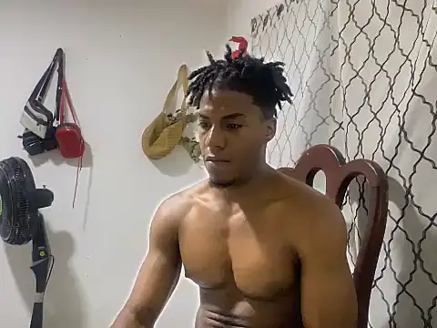 Snapshot of andrews2399 chatting on 11.13.25 andrews2399 online show from 11.13.25