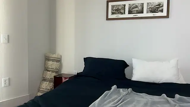 YUMIandbigWOLF online show from 01.05.25