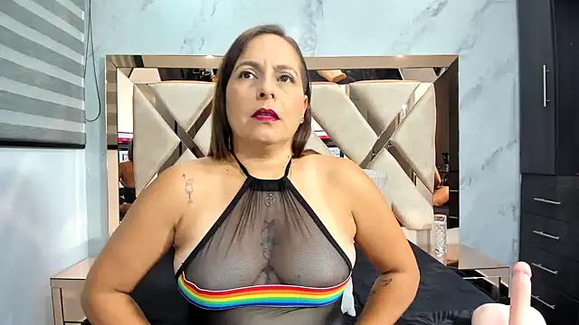 Snapshot of Susy_wisee chatting on 02.16.25 Susy wisee online show from 02.16.25