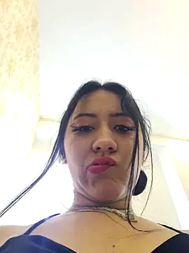 LuciaTomson online show from 11.17.25