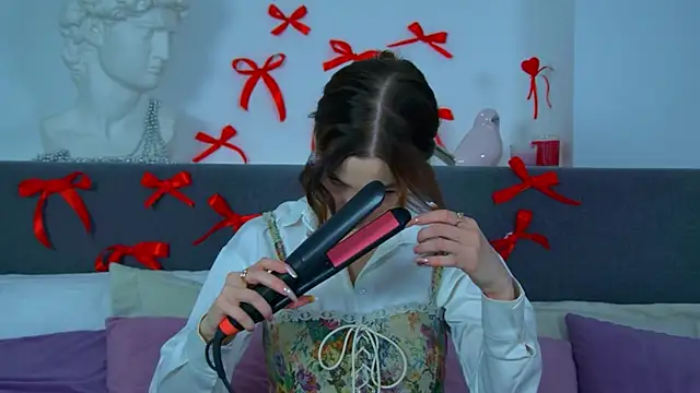 Snapshot of MarieKarma chatting on 03.21.25 MarieKarma online show from 03.21.25