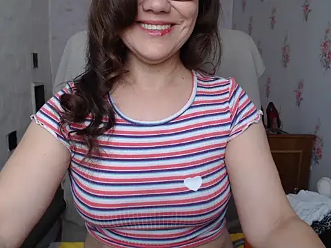 Snapshot of KittyyLaBeauty chatting on 05.04.26 KittyyLaBeauty online show from 05.04.26