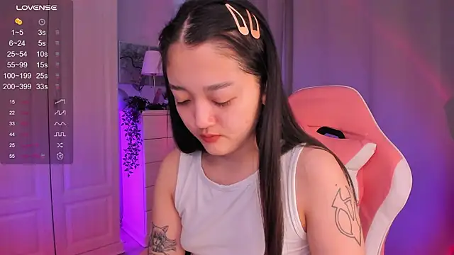 Snapshot of FreyaRaya chatting on 12.26.24 FreyaRaya online show from 12.26.24