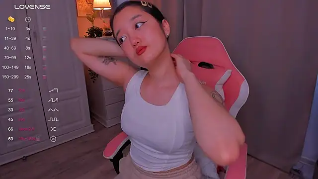 Snapshot of FreyaRaya chatting on 01.16.25 FreyaRaya online show from 01.16.25