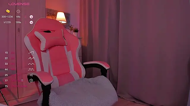 Snapshot of FreyaRaya chatting on 01.31.25 FreyaRaya online show from 01.31.25