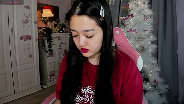 FreyaRaya online show from 12.16.25