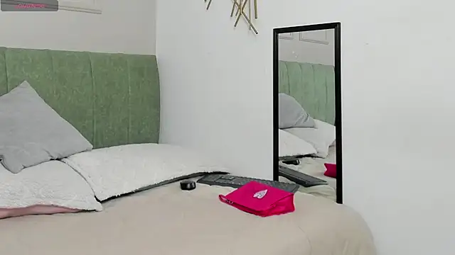 Sussanewolf online show from 10.26.25