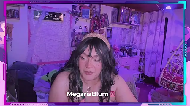 Snapshot of MegariaB chatting on 12.27.24 MegariaB online show from 12.27.24