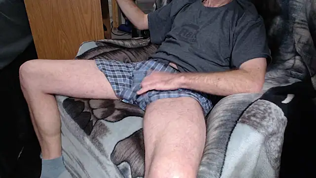 Snapshot of froy4986 chatting on 01.01.25 froy4986 online show from 01.01.25