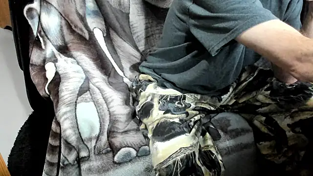 Snapshot of froy4986 chatting on 01.31.25 froy4986 online show from 01.31.25