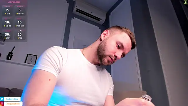 Snapshot of EnriqueBarberry chatting on 01.27.25 EnriqueBarberry online show from 01.27.25