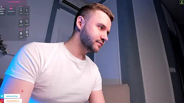 Snapshot of EnriqueBarberry chatting on 01.31.25 EnriqueBarberry online show from 01.31.25