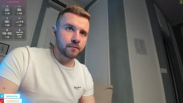 Snapshot of EnriqueBarberry chatting on 03.22.25 EnriqueBarberry online show from 03.22.25