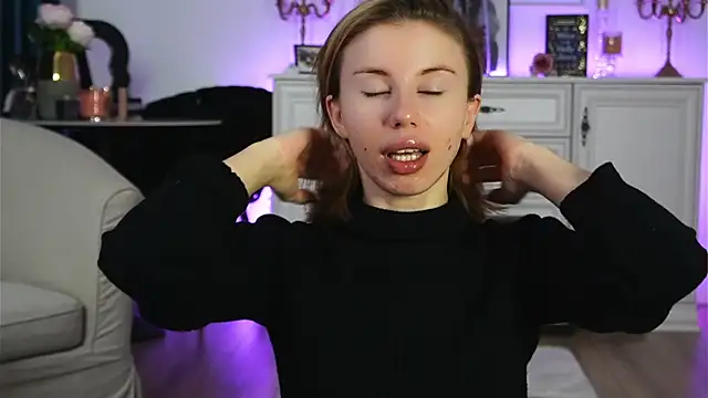 Snapshot of ivyleague_ chatting on 11.02.25 ivyleague online show from 11.02.25