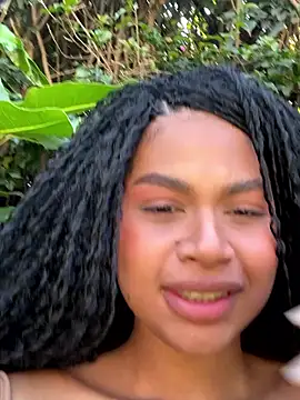 Snapshot of nayah__ chatting on 01.18.25 nayah online show from 01.18.25