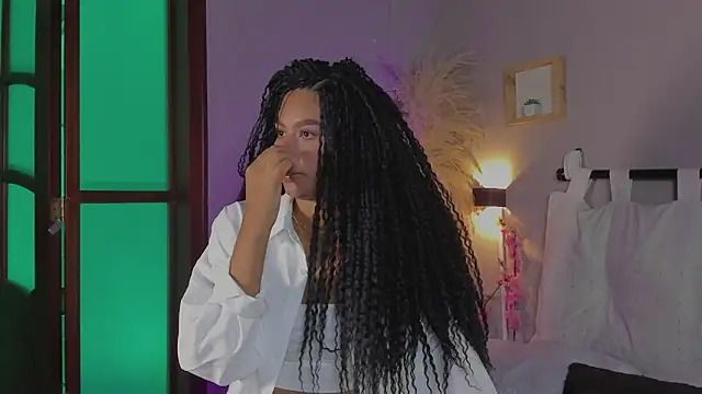 Snapshot of nayah__ chatting on 01.25.25 nayah online show from 01.25.25