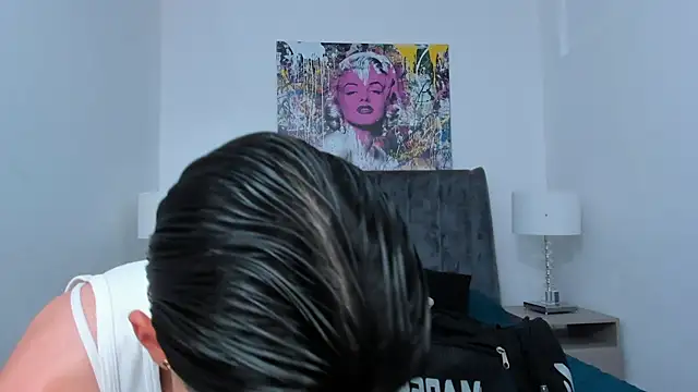 Snapshot of AmberAdams_ chatting on 12.04.24 AmberAdams online show from 12.04.24