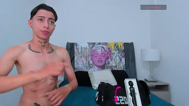 Snapshot of AmberAdams_ chatting on 12.12.24 AmberAdams online show from 12.12.24