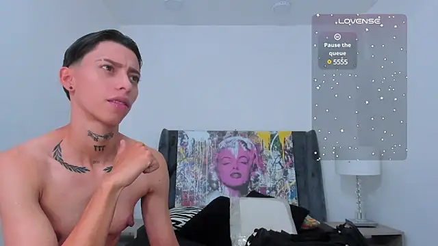 Snapshot of AmberAdams_ chatting on 12.13.24 AmberAdams online show from 12.13.24