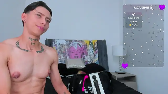 Snapshot of AmberAdams_ chatting on 12.15.24 AmberAdams online show from 12.15.24