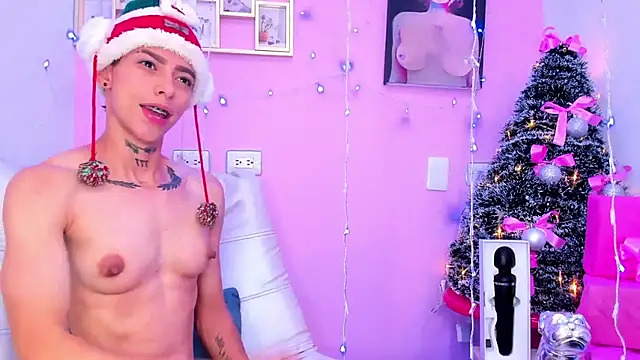 Snapshot of AmberAdams_ chatting on 12.25.24 AmberAdams online show from 12.25.24