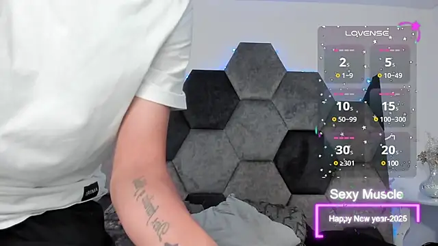 Snapshot of AmberAdams_ chatting on 02.15.25 AmberAdams online show from 02.15.25