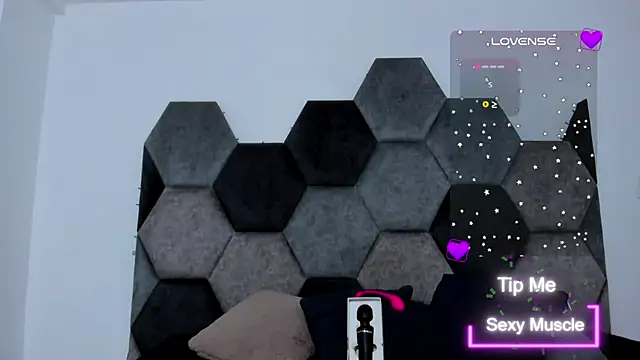 Snapshot of AmberAdams_ chatting on 03.10.25 AmberAdams online show from 03.10.25