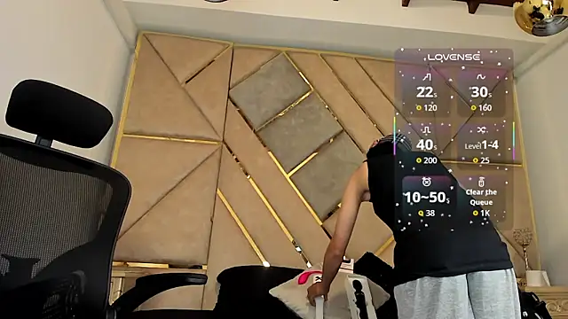 Snapshot of AmberAdams_ chatting on 09.25.25 AmberAdams online show from 09.25.25