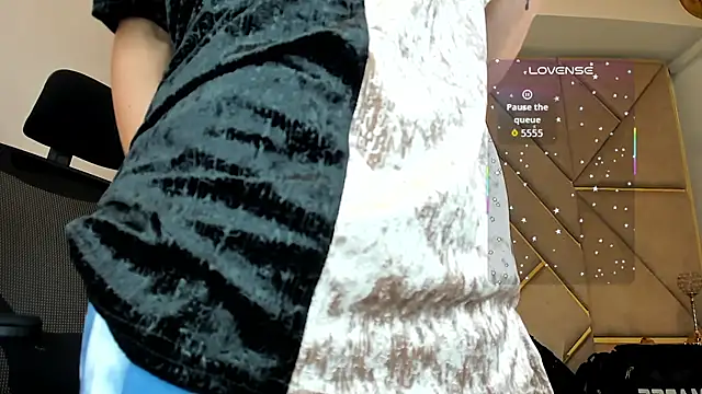 Snapshot of AmberAdams_ chatting on 09.26.25 AmberAdams online show from 09.26.25