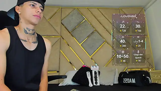 Snapshot of AmberAdams_ chatting on 10.07.25 AmberAdams online show from 10.07.25