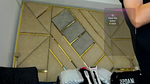 Snapshot of AmberAdams_ chatting on 10.15.25 AmberAdams online show from 10.15.25