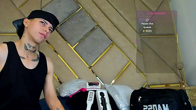 Snapshot of AmberAdams_ chatting on 10.20.25 AmberAdams online show from 10.20.25