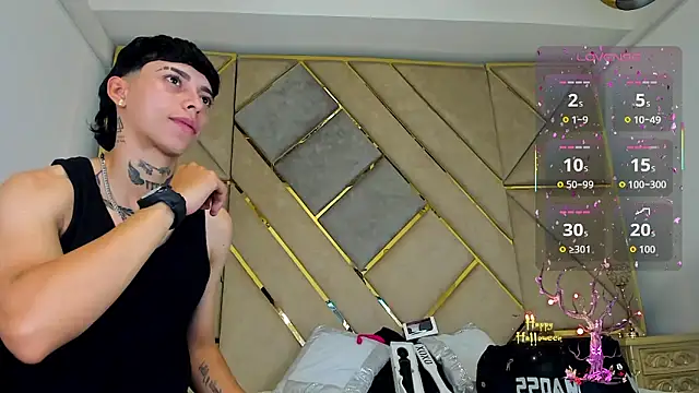 Snapshot of AmberAdams_ chatting on 10.24.25 AmberAdams online show from 10.24.25