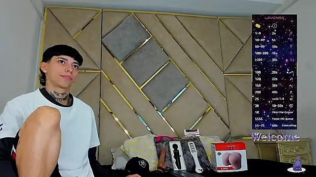 Snapshot of AmberAdams_ chatting on 11.06.25 AmberAdams online show from 11.06.25