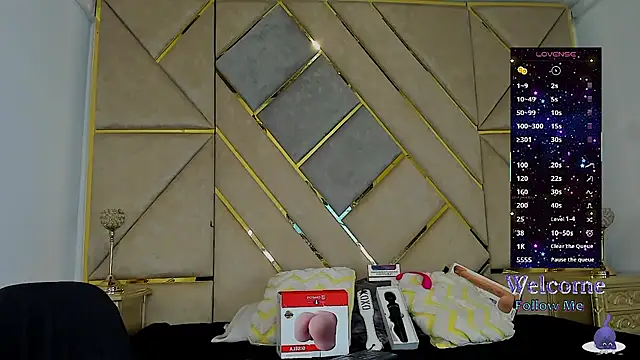 Snapshot of AmberAdams_ chatting on 11.07.25 AmberAdams online show from 11.07.25